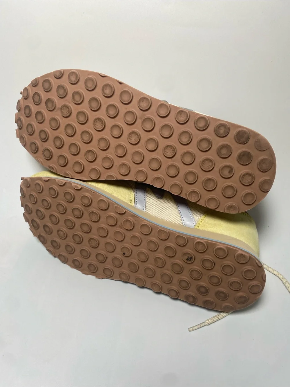 Anthropolgie Karhu Albatross Control Sneakers
